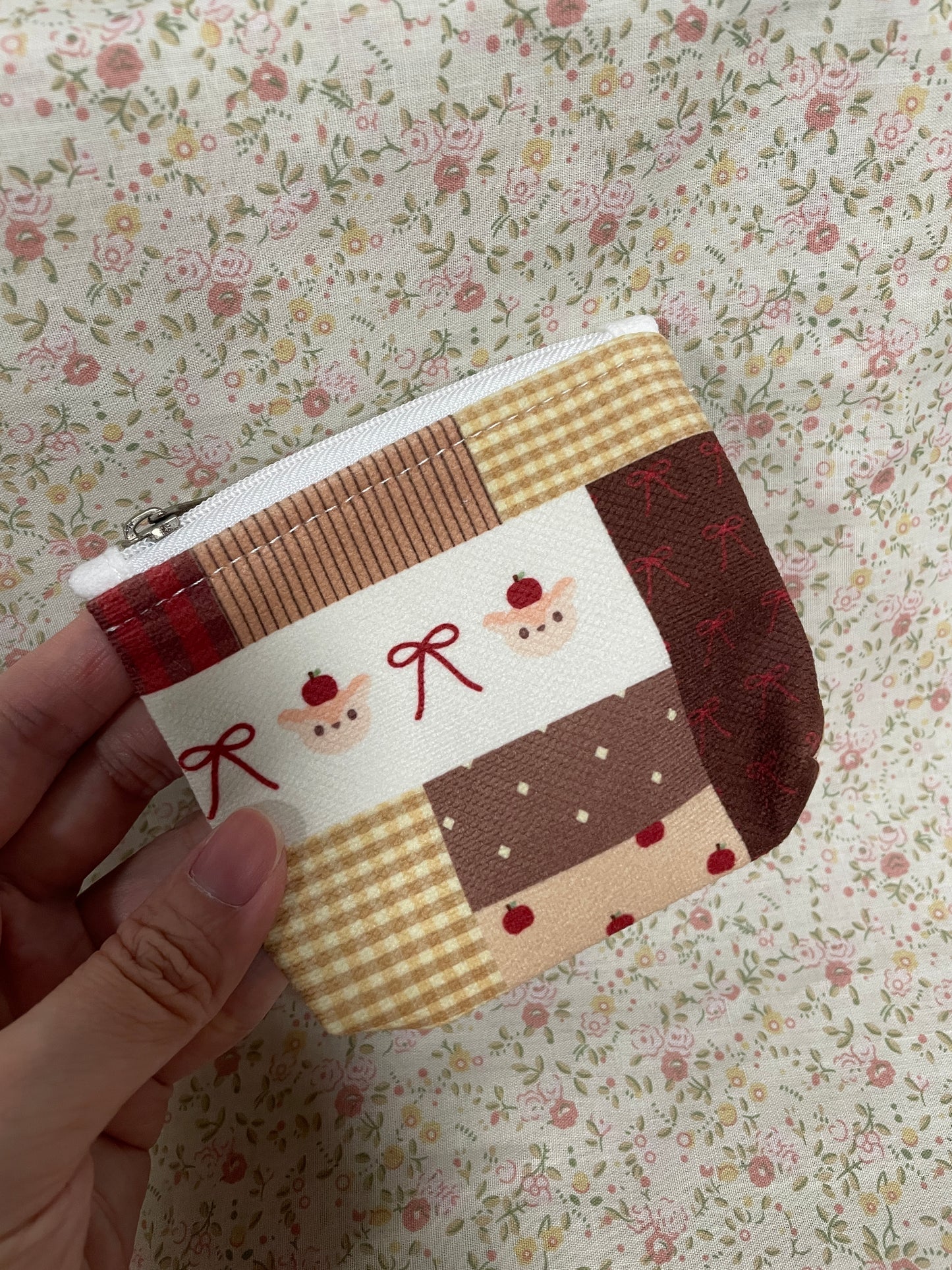 Apple of Dearie's Eye Coin Pouch